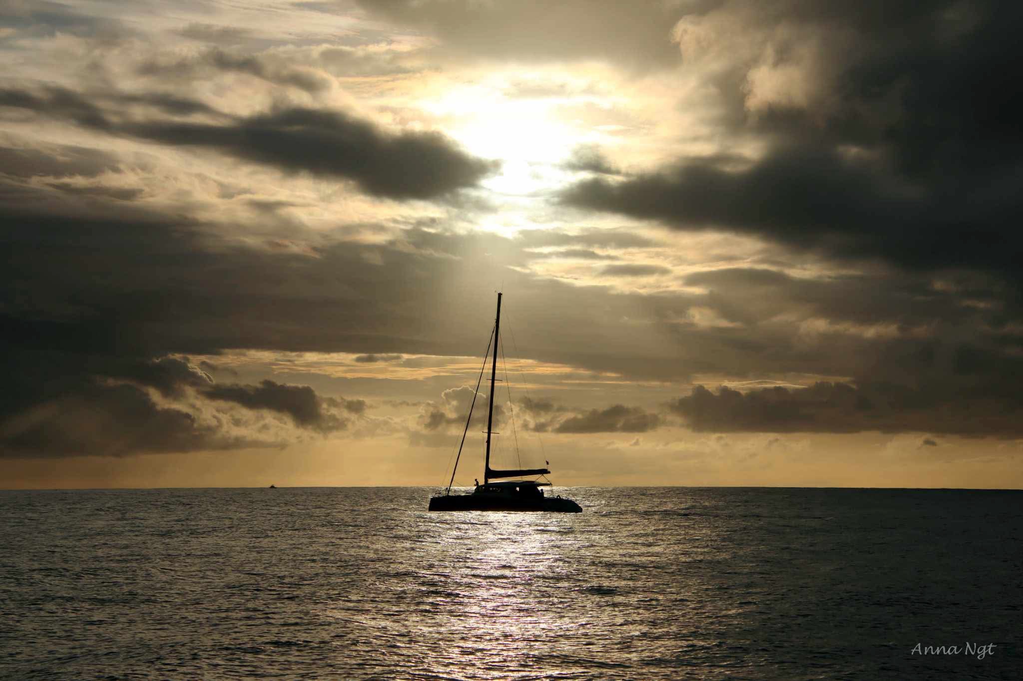 Coucher de soleil depuis le catamaran Lady La Fee