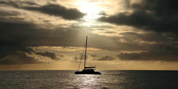Coucher de soleil depuis le catamaran Lady La Fee